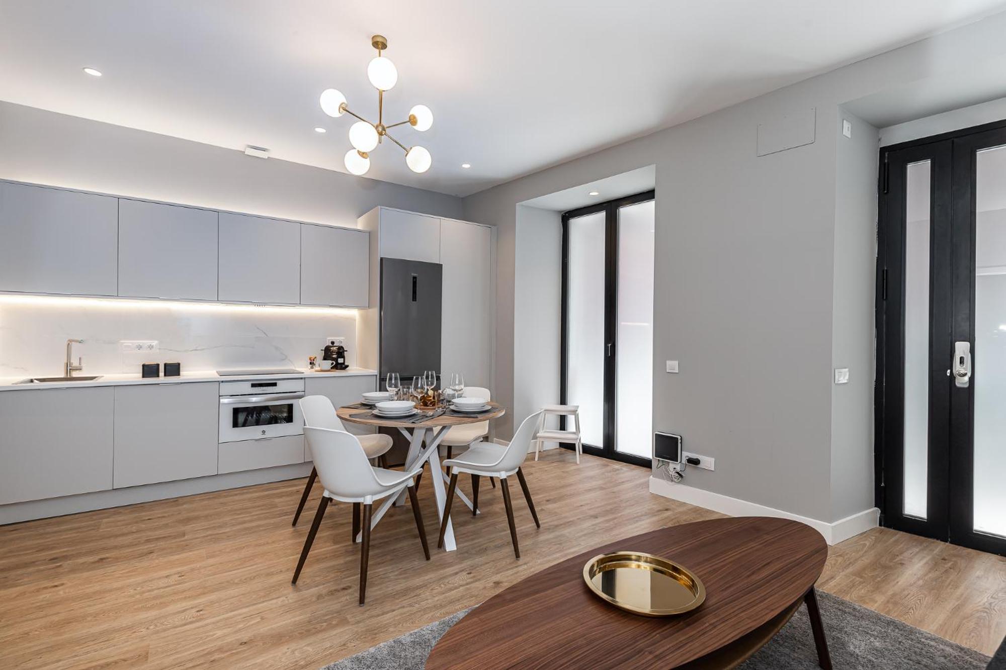 Waou Essence Iii Anton Martin - Corta Duracion Appartement