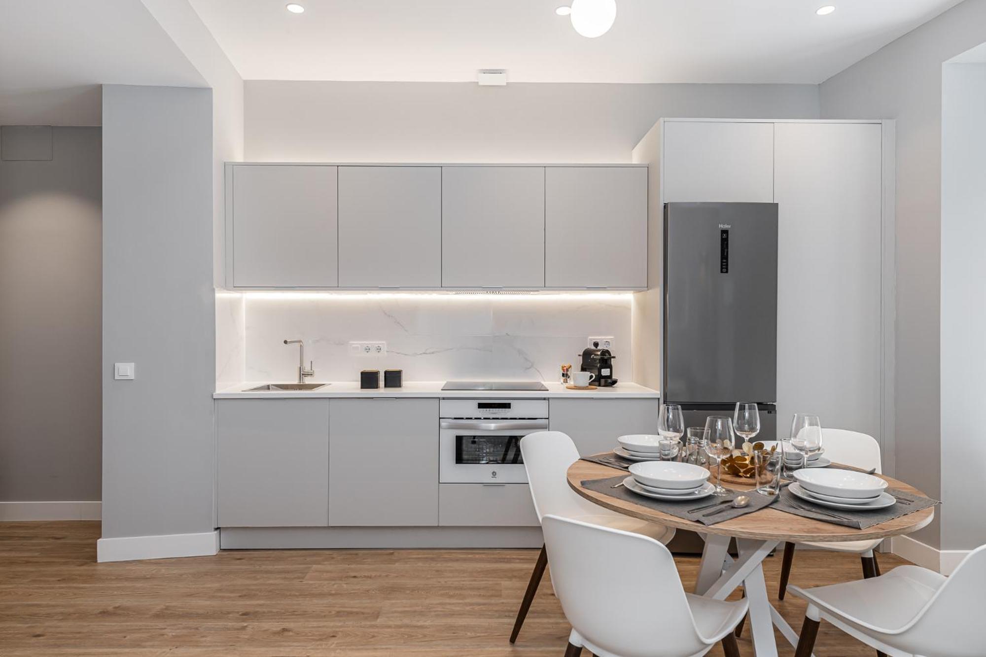 Waou Essence Iii Anton Martin - Corta Duracion Apartament *